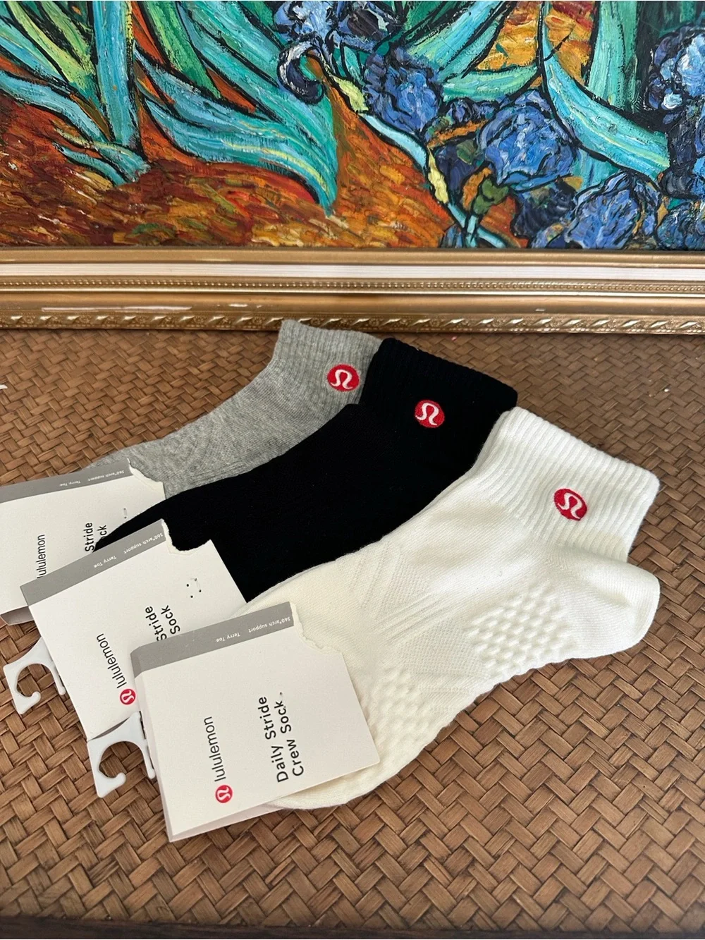 Lululemon daily stride crew socks set